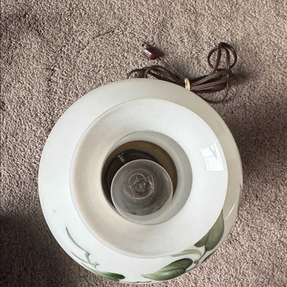 Vintage Hand Painted Leaf Milk Glass Table Two Way Lamp